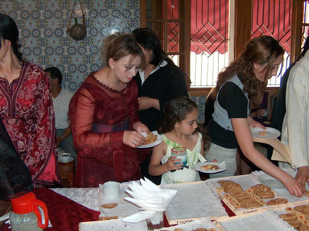 Hotel School Ersat Azrou Luaran gambar