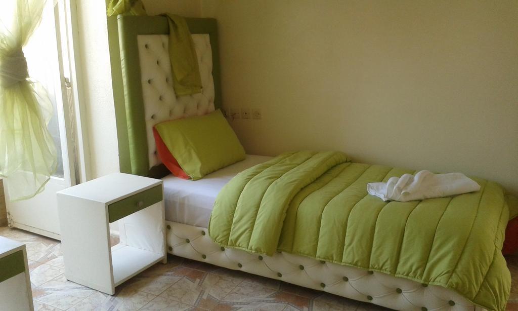 Hotel School Ersat Azrou Luaran gambar